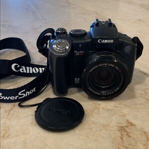 Canon PowerShot S5IS Digital Camera 8.0 megapixels